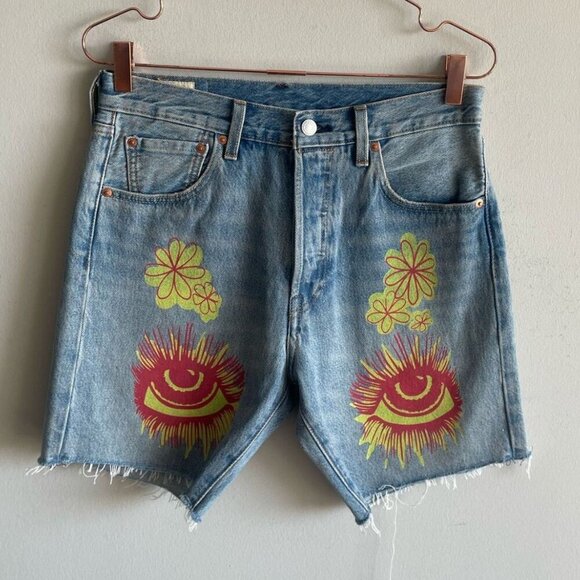 Levis Premium Women Premium 501 93 Floral Print Raw Hem Short Denim Size W 39 L - Picture 1 of 14